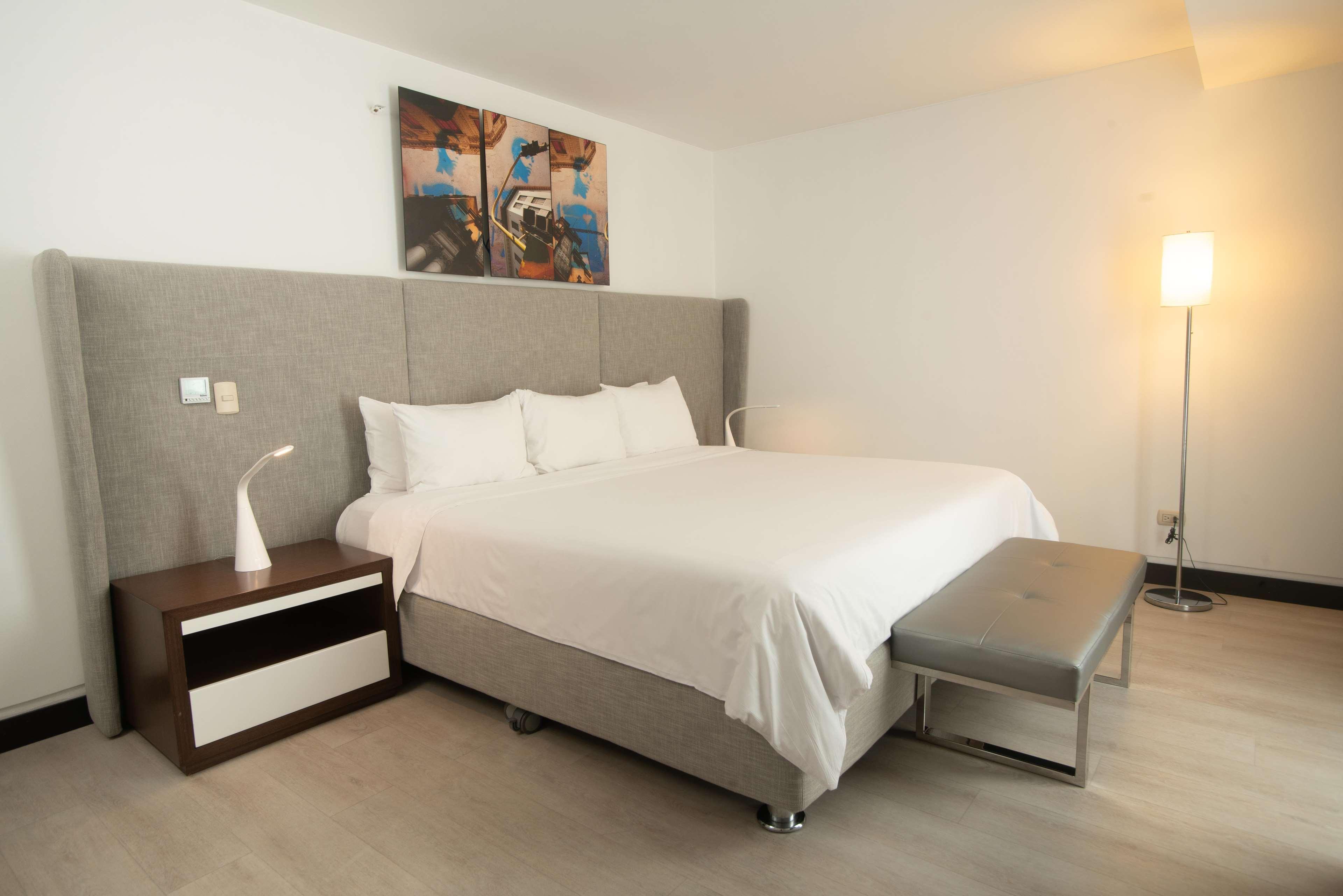 Radisson Decapolis Miraflores Hotel
