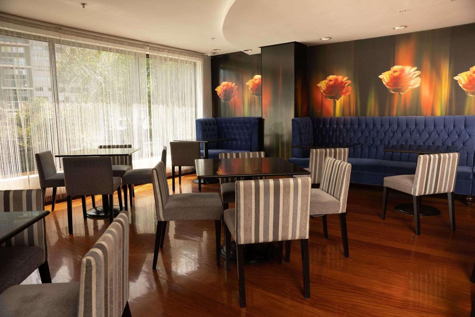 Radisson Decapolis Miraflores Hotel