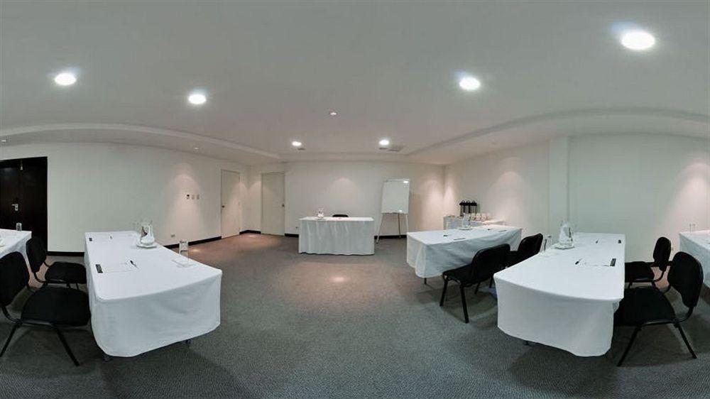 Radisson Decapolis Miraflores